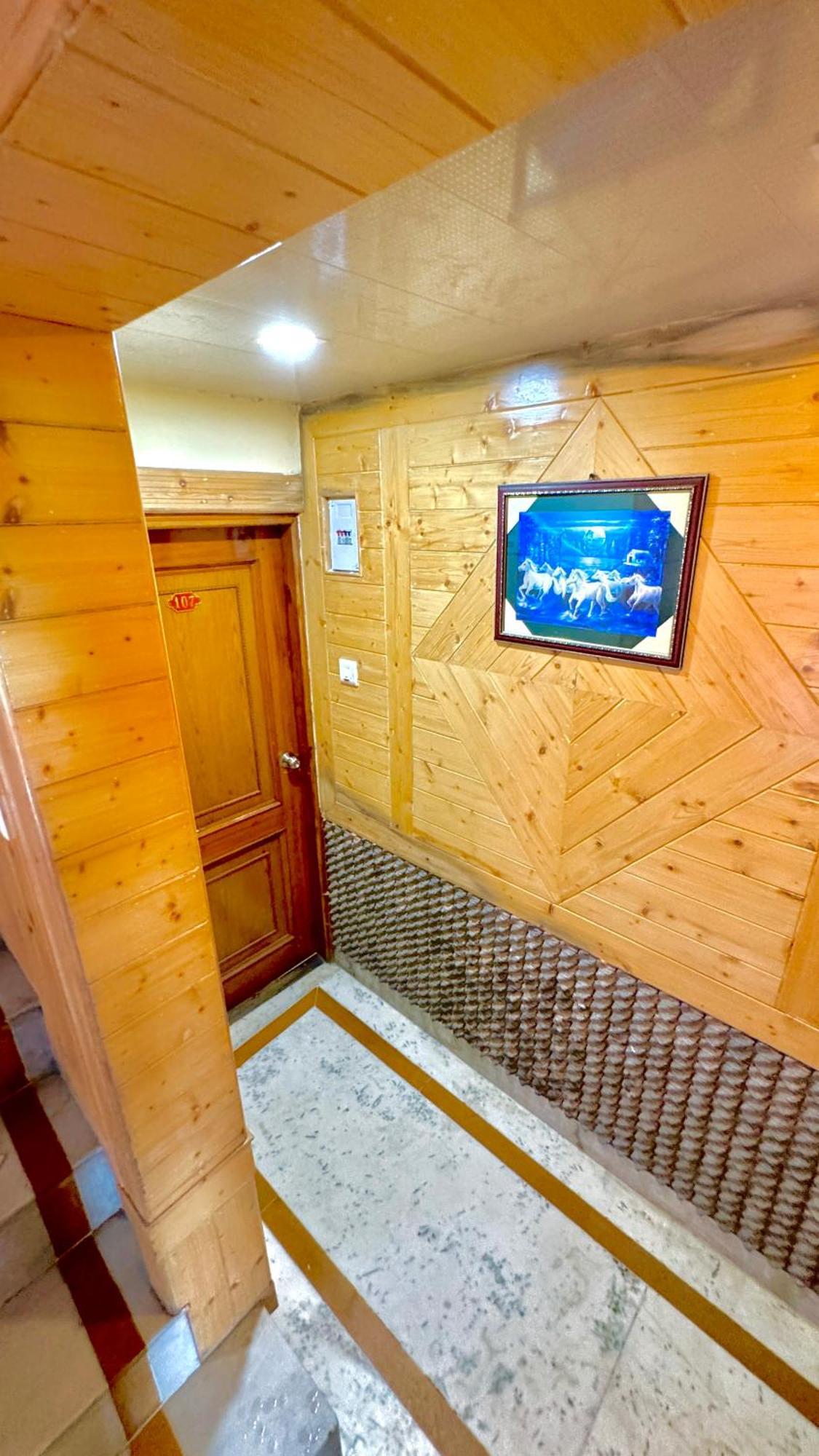 Hotel Apple Regency 심라 외부 사진