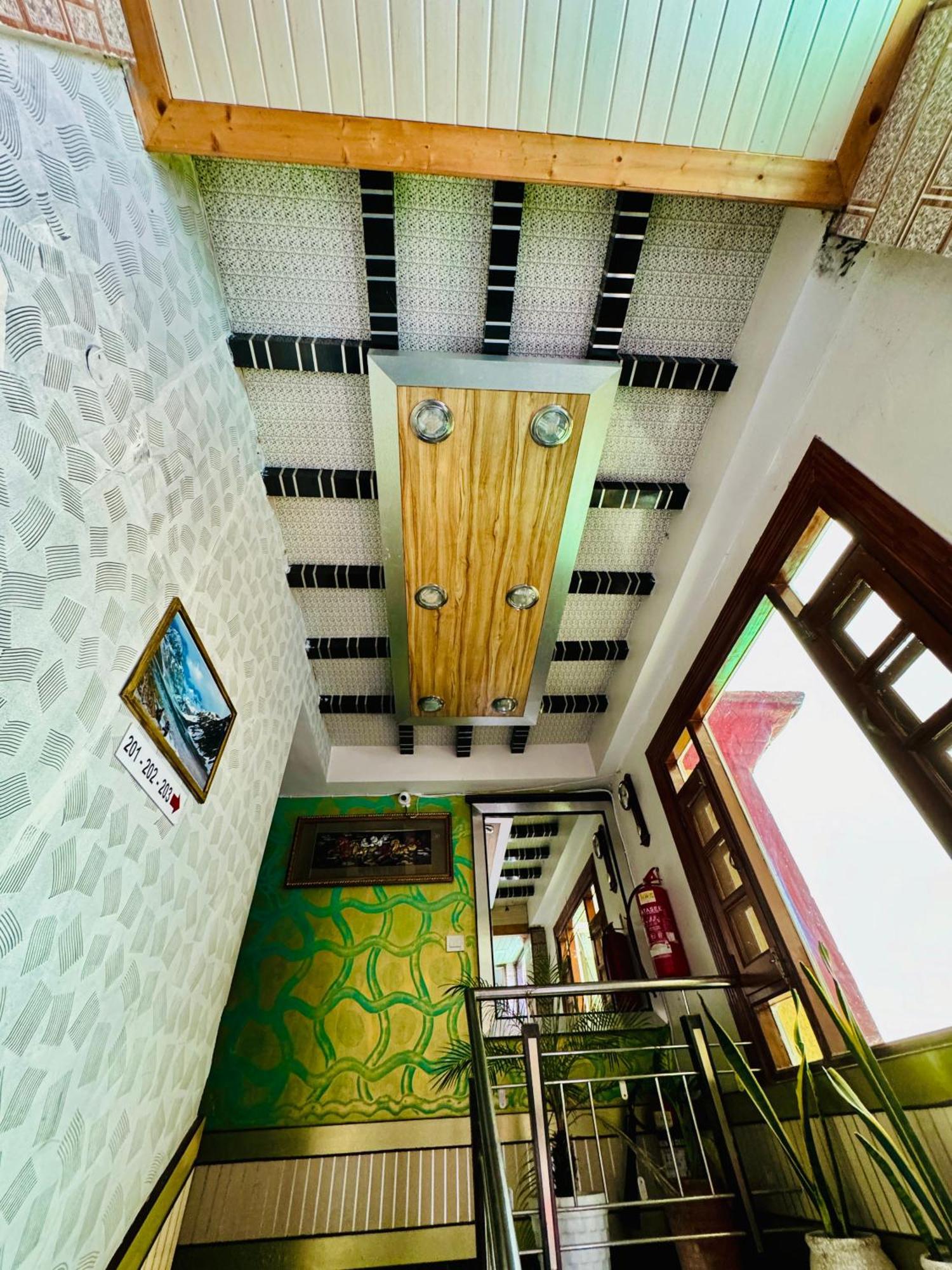 Hotel Apple Regency 심라 외부 사진
